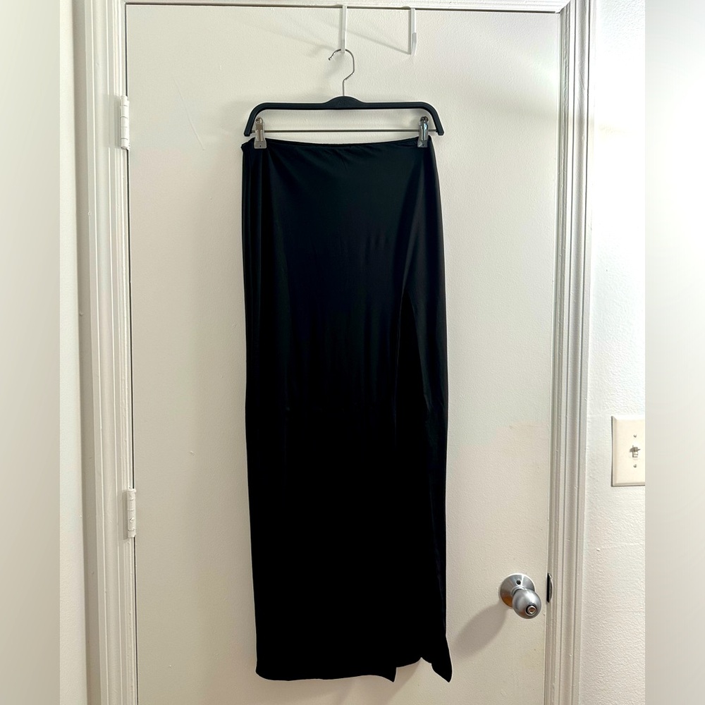 Black elegant maxi skirt